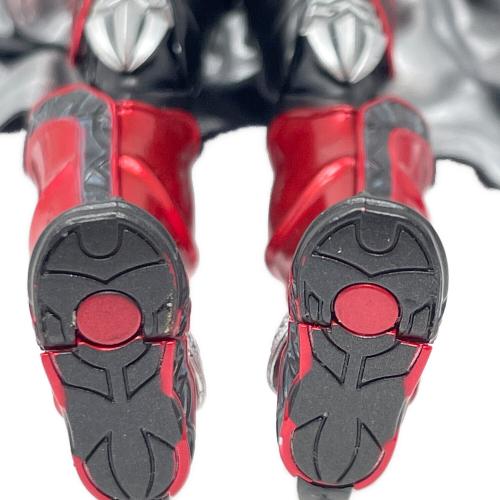 BANDAI (バンダイ) 仮面ライダーダークキバ フィギュア 真骨彫製法 S.H.Figuarts 魂ウェブ