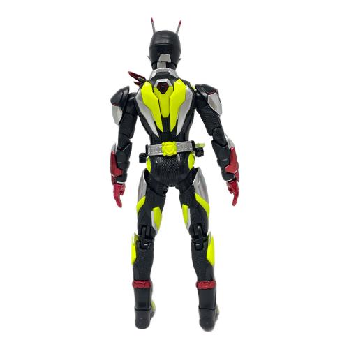 BANDAI (バンダイ) 仮面ライダーゼロツー イズver. フィギュア S.H.Figuarts