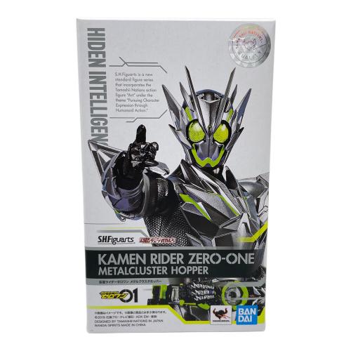 BANDAI (バンダイ) 仮面ライダーゼロワン メタルクラスタホッパー フィギュア S.H.Figuarts