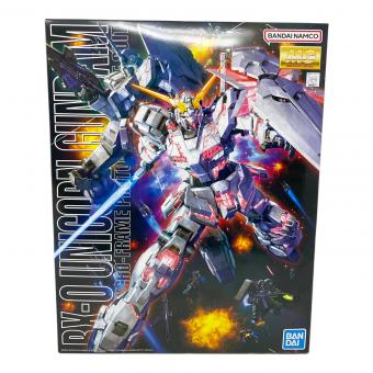 BANDAI (バンダイ) ガンプラ フル・サイコフレーム実装試作モビルスーツ RX-O「ユニコーンガンダム」 1/100 マスターグレードモデル