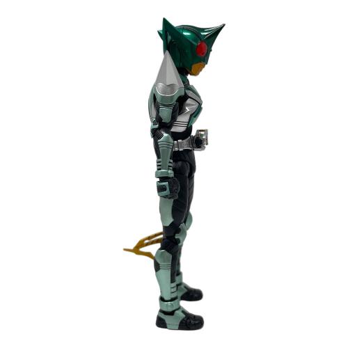 BANDAI (バンダイ) 仮面ライダーカブト 仮面ライダーキックホッパー 真骨彫製法 フィギュア S.H.Figuarts（エス・エイチ・フィギュアーツ）