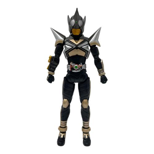 BANDAI (バンダイ) 仮面ライダーカブト 仮面ライダーパンチホッパー 真骨彫製法 フィギュア S.H.Figuarts（エス・エイチ・フィギュアーツ）