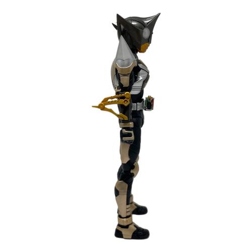 BANDAI (バンダイ) 仮面ライダーカブト 仮面ライダーパンチホッパー 真骨彫製法 フィギュア S.H.Figuarts（エス・エイチ・フィギュアーツ）