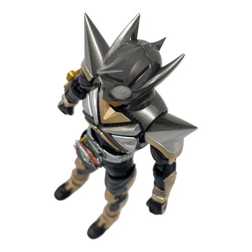 BANDAI (バンダイ) 仮面ライダーカブト 仮面ライダーパンチホッパー 真骨彫製法 フィギュア S.H.Figuarts（エス・エイチ・フィギュアーツ）