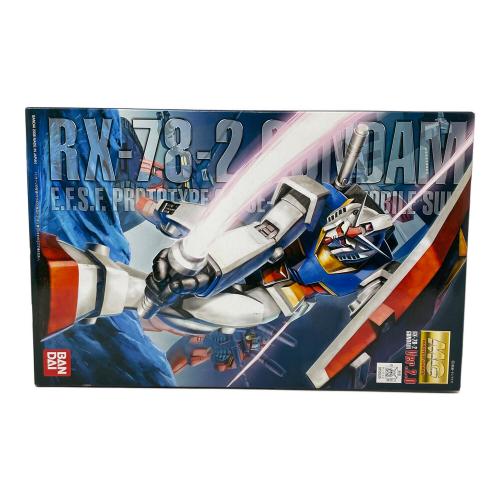 BANDAI(バンダイ) ガンプラ 地球連邦軍 白兵戦用モビルスーツ RX-78-2 ガンダム Ver.2.0 1/100スケール MG