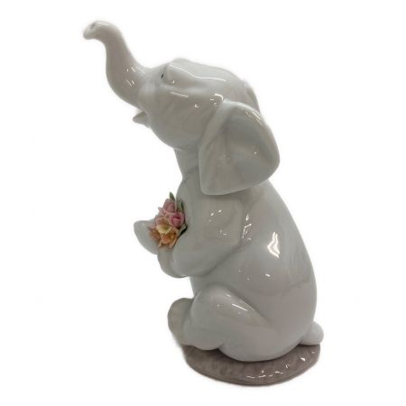 LLADRO (リヤドロ) フィギュリン 花を持つ白い小象 6462