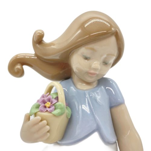 LLADRO (リヤドロ) フィギュリン 8043 リトル・バイオレット 紫の服を着た少女