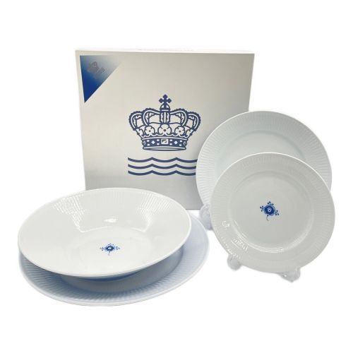 ROYAL COPENHAGEN (ロイヤル・コペンハーゲン) プレート 新元号祝賀特別限定品 ブルーミスト 4Pセット