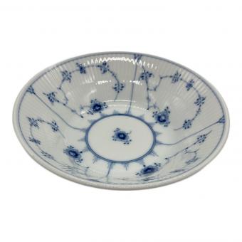 ROYAL COPENHAGEN (ロイヤル・コペンハーゲン) ディーププレート 17cm ブルーフルーテッド・プレイン