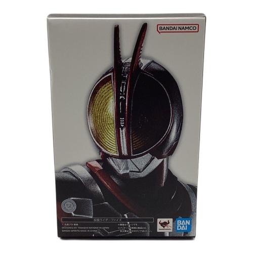 BANDAI (バンダイ) 仮面ライダー555(ファイズ) 真骨彫製法 フィギュア S.H.Figuarts