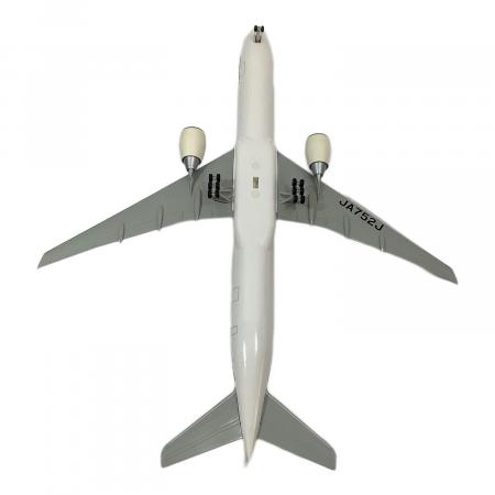 JAL Boeing 777-300 スケール1:200 JA752J JAL (ジャル) 模型 BOEING 777-300 1/200｜トレファクONLINE