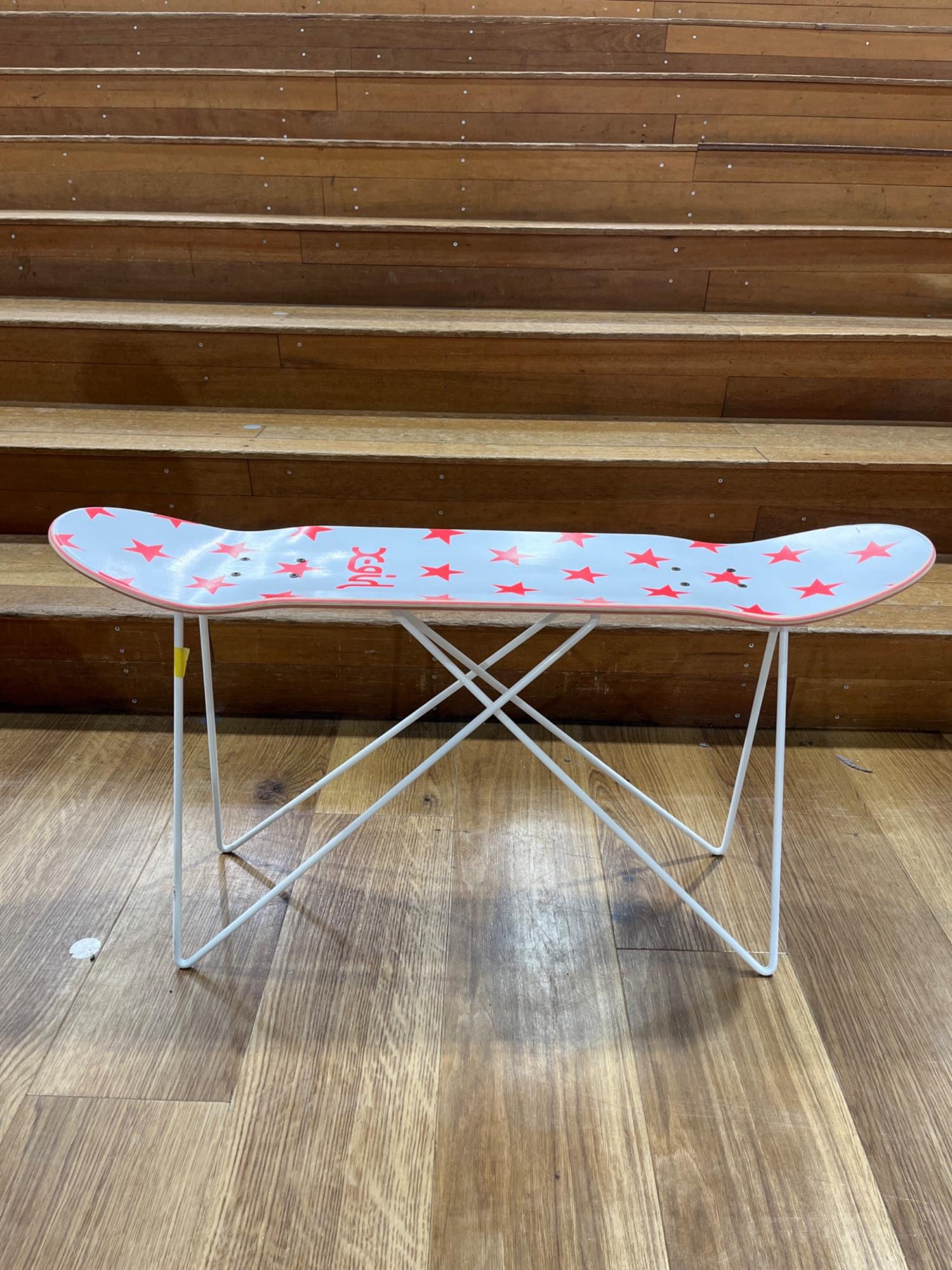 X-GIRL (エックスガール) スケートデッキスツール MADE BY SEVEN