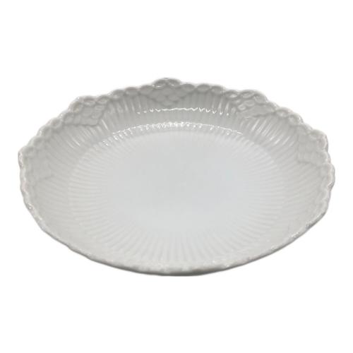 ROYAL COPENHAGEN (ロイヤル・コペンハーゲン) ホワイトフルーテッド・ハーフレース　ケーキディッシュ