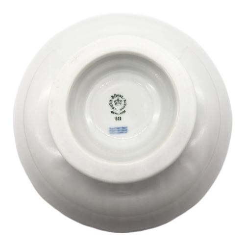 ROYAL COPENHAGEN (ロイヤル・コペンハーゲン) ホワイトフルーテッド・ハーフレース　ケーキディッシュ