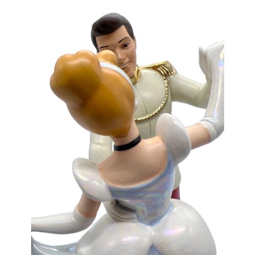 DISNEY (ディズニー) WDCC ウォルトディズニークラシックコレクション フィギュリン "So This Is Love" Cinderella シンデレラ