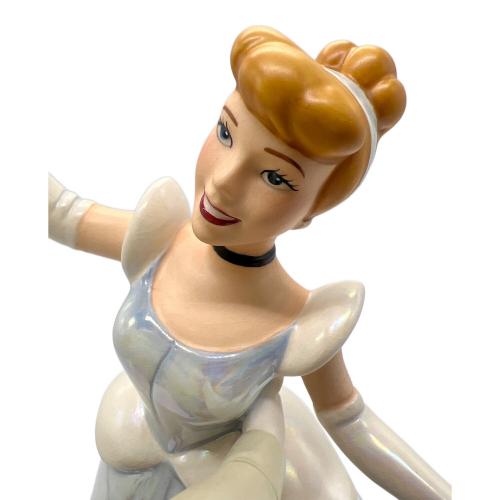 DISNEY (ディズニー) WDCC ウォルトディズニークラシックコレクション フィギュリン "So This Is Love" Cinderella シンデレラ
