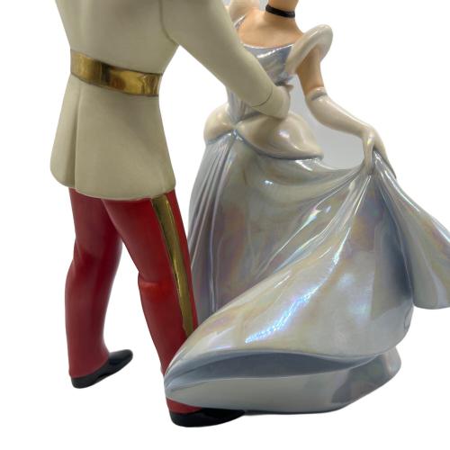 DISNEY (ディズニー) WDCC ウォルトディズニークラシックコレクション フィギュリン "So This Is Love" Cinderella シンデレラ