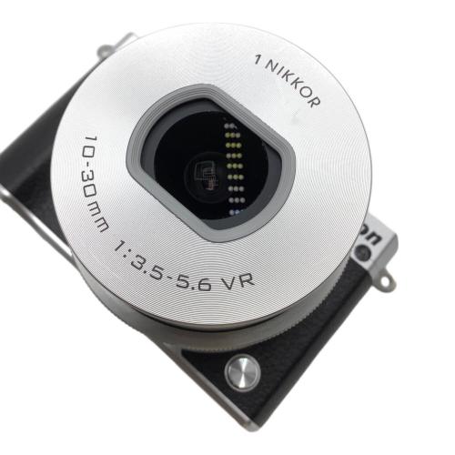 Nikon (ニコン) ミラーレス一眼カメラ 1 J5