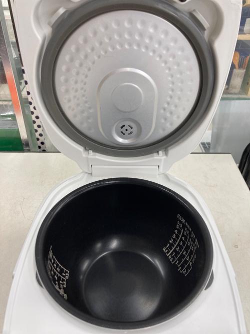 TOSHIBA (トウシバ) IH炊飯ジャー RC-10HR 2023年製 5.5合(1.0L)
