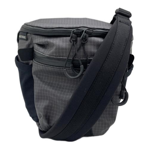 PAAGO WORKS (パーゴワークス) カメラバッグ グレー FOCUS M