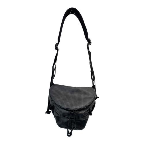 PAAGO WORKS (パーゴワークス) カメラバッグ グレー FOCUS M