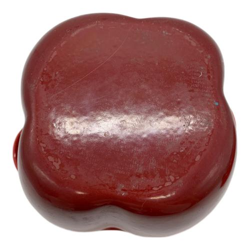 LE CREUSET (ルクルーゼ) パプリカ型ココット レッド