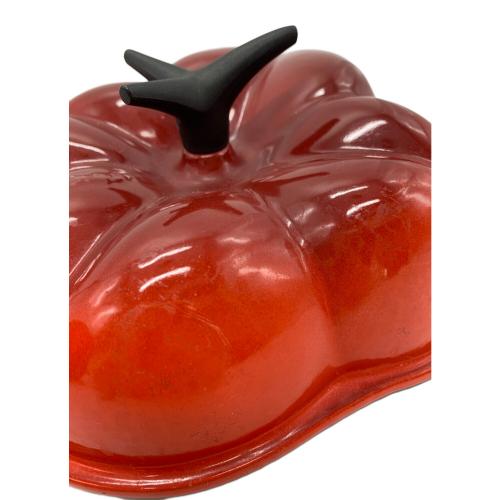 LE CREUSET (ルクルーゼ) パプリカ型ココット レッド