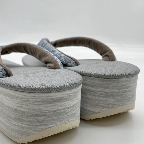 calen blosso (カレンブロッソ) 菱屋カレンブロッソ　カフェ草履　Mサイズ　小物　灰色　和装 グレー