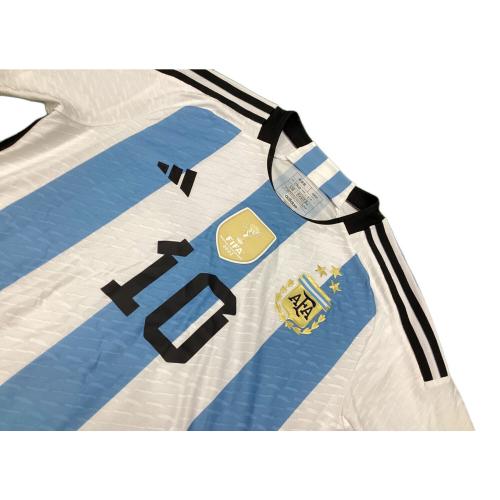 アルゼンチン代表 (アルゼンチンダイヒョウ) オーセンティック サッカーユニフォーム リオネル・メッシ【10】2022年カタールW杯優勝パッチ付 スカイブルーxホワイト SIZE L