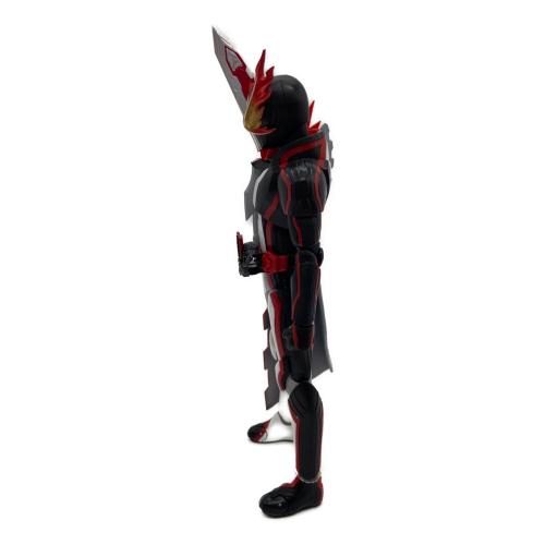 BANDAI (バンダイ) 仮面ライダーセイバー ブレイブドラゴン フィギュア S.H.Figuarts