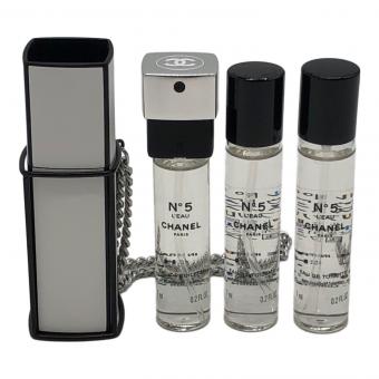 CHANEL (シャネル) N°5 ロー オードゥ トワレット パース スプレイ 2024クリスマス限定チャーム付 7ml×3