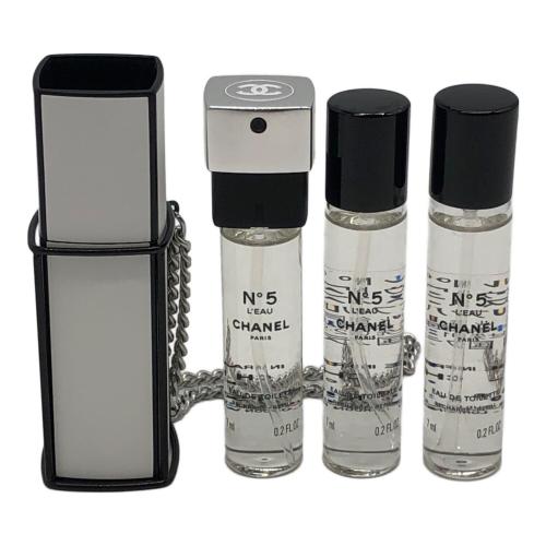 CHANEL (シャネル) N°5 ロー オードゥ トワレット パース スプレイ 2024クリスマス限定チャーム付 7ml×3