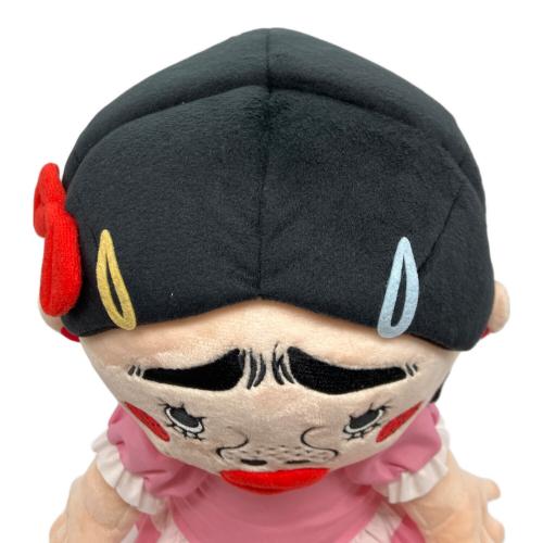 Briana Gigante あなたのそばに座るブリアナ・ギガンテ(おおきい)