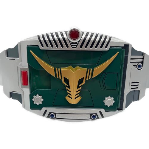 仮面ライダー龍騎 (カメンライダーリュウキ) CSM Vバックル 4大仮面ライダーセット 仮面ライダー プレミアムバンダイ