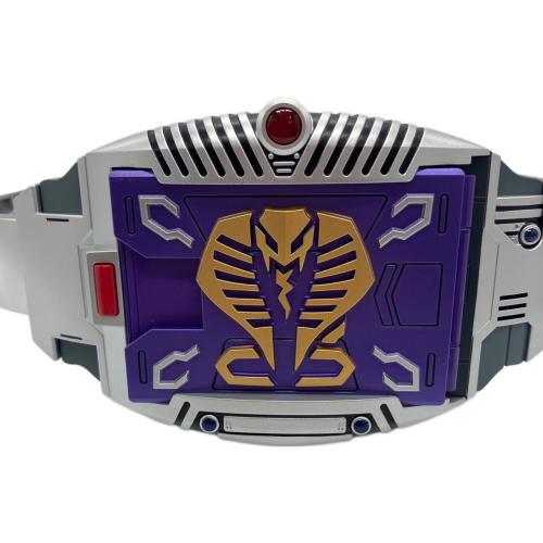 仮面ライダー龍騎 (カメンライダーリュウキ) CSM Vバックル 4大仮面ライダーセット 仮面ライダー プレミアムバンダイ