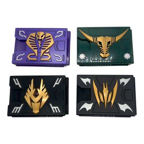 仮面ライダー龍騎 (カメンライダーリュウキ) CSM Vバックル 4大仮面ライダーセット 仮面ライダー プレミアムバンダイ