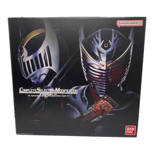 仮面ライダー龍騎 (カメンライダーリュウキ) CSM Vバックル 4大仮面ライダーセット 仮面ライダー プレミアムバンダイ