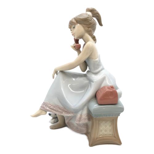 LLADRO (リヤドロ) フィギュリン 5466 大事な電話