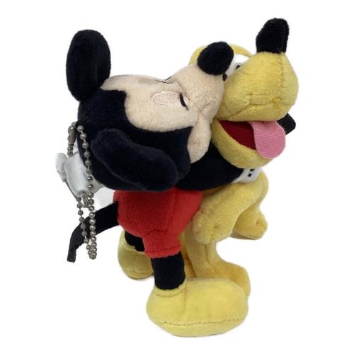 Disney STORE (ディズニーストア) ミッキー＆プルート ハグ ぬいぐるみバッジ ディズニーグッズ