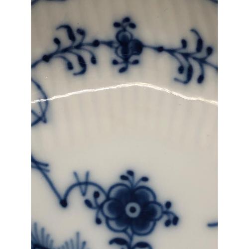 ROYAL COPENHAGEN (ロイヤル・コペンハーゲン) リーフディッシュ ブルーフルーテッド