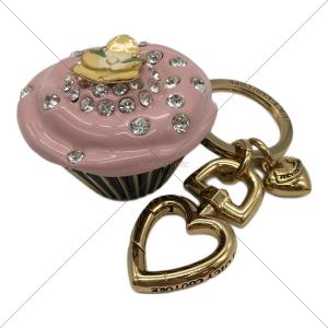 JUICY COUTURE (ジューシークチュール) カップケーキモチーフキーホルダー ピンク