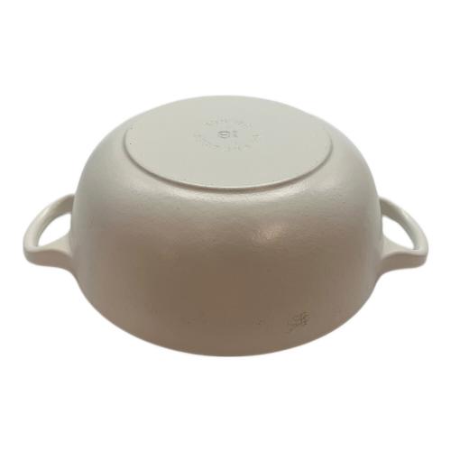 LE CREUSET (ルクルーゼ) 両手鍋 18㎝ ホワイト マルミット