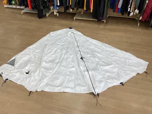 LOCUS GEAR (ローカスギア) シェルター ホワイト ジッパーカラー（ブラック）※ポール無 アポロ タイベック 300x300x180cm（グランデ） 2人用