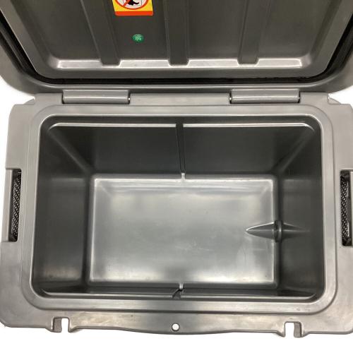 X-cabin X-cabin クーラーボックス 35L クーラーボックス X-CRBOX-35-BK ダークグレー