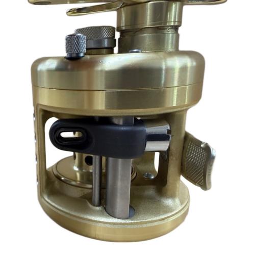 SHIMANO (シマノ) CALCUTTA 101XT ベイトリール リール