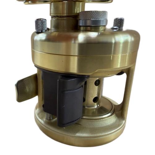 SHIMANO (シマノ) CALCUTTA 101XT ベイトリール リール