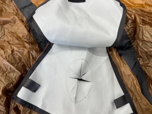 Seek Outside (シークアウトサイド) モノポールテント 煙突穴オプション 全体的にタバコ臭有 シマロン