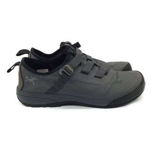 ARCTERYX (アークテリクス) スニーカー グレー ARAKYS 066709-273670