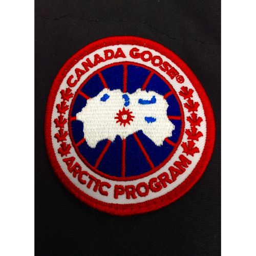 CANADA GOOSE (カナダグース) ダウンコート　マッケンジーパーカー ブラック