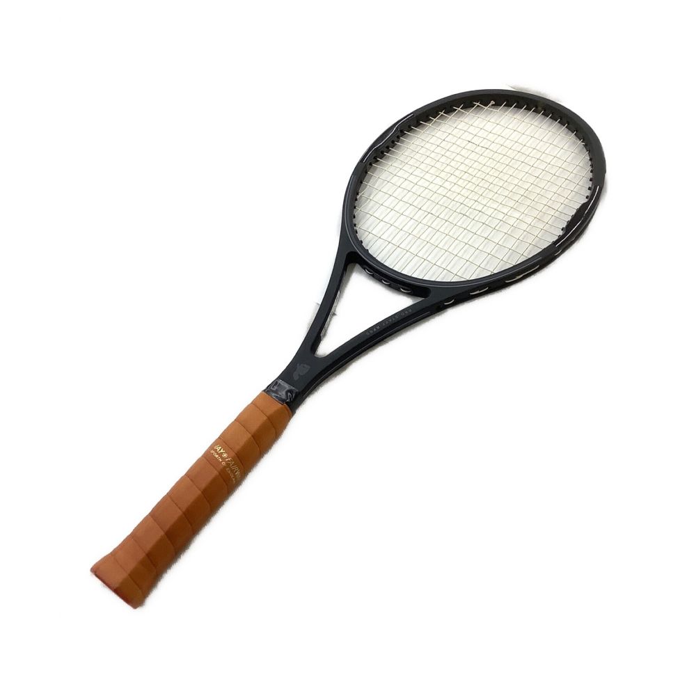 ロジャー・フェデラーが共同開発となった最新PRO STAFFのデザインラケット - テニス